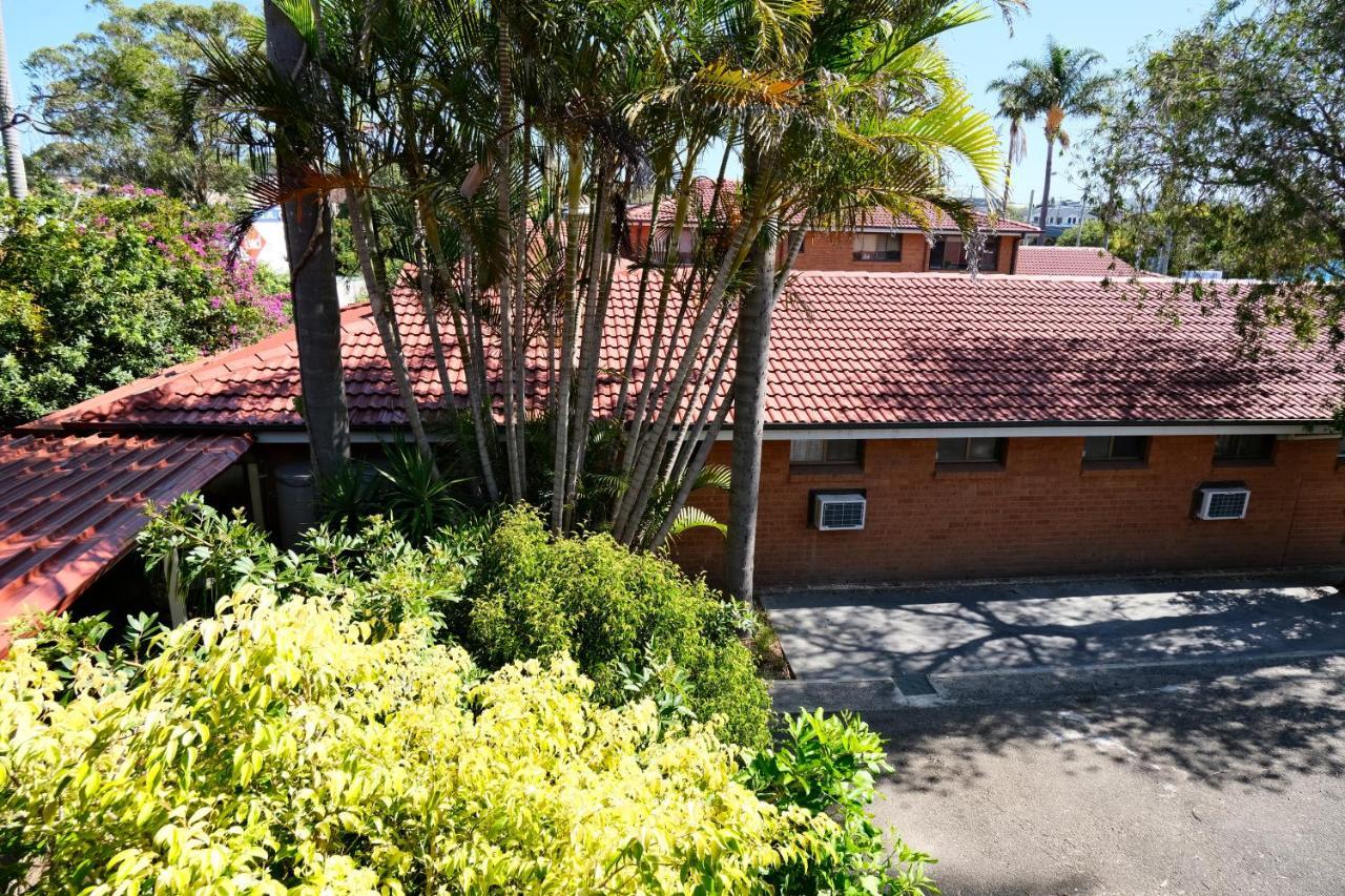Sapphire Palms Motel Entrance Exterior photo